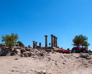 Fototapeta na wymiar Assos ancient city temple