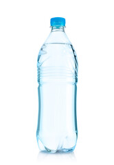 Naklejka premium Plastic bottle with purified water. Mineral water bottle mockup. Bottle isolated on white background