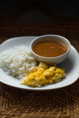 Arroz con Huvo y Habichuela guisada dominicana