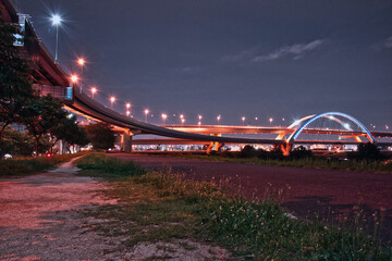 五色桜大橋のある夜景