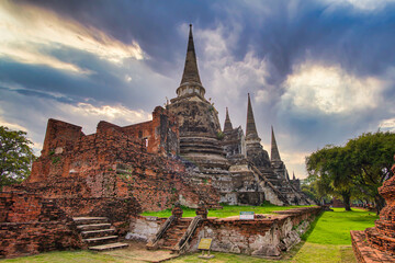 Obraz premium Chedi inside Wat Phra Si Sanphet. Translation of Chedi Language No.1