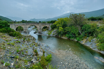 Alte Br&uuml;cke aus Stein