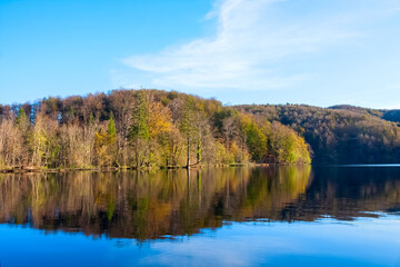 Fototapeta premium Autumn view of one of the Plitvice lakes during a beautiful sunset, Croatia