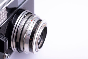 Vintagekamera, Objektiv, Linse auf weiss, Sucherkamera, film, Analogfoto, 