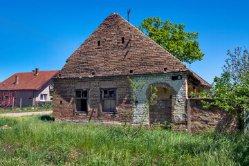 Fototapeta na wymiar Ruin of the old country house