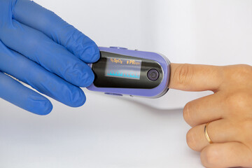 Oxímetro monitoramento de saturação e oxigênio para o COVID 19.
