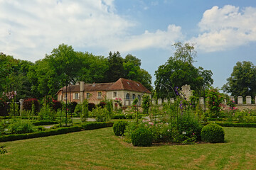Fototapeta na wymiar Rose garden of the Abbey of Chaalis, Oise, France 