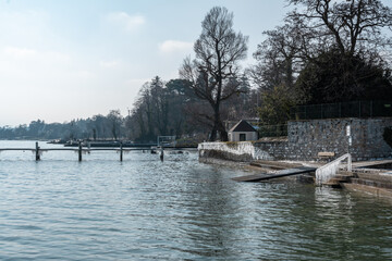Obraz premium la plage de chambésy en hiver