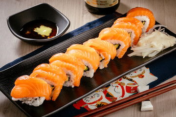 Salmon sushi roll