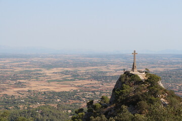Fototapeta na wymiar cross on a mountain
