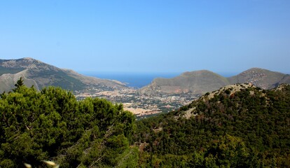 Fototapeta premium Palermo, Italy evocative panoramic view of the city from the mountains that surround it