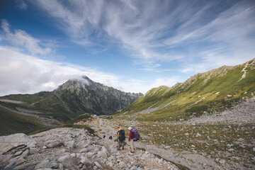 Fototapeta premium 剱岳と剱沢キャンプ場, 立山連峰