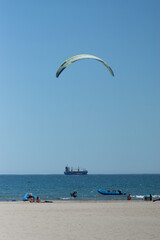 Kitesurf en la playa del Gurugú, Grao de Castellón (España)