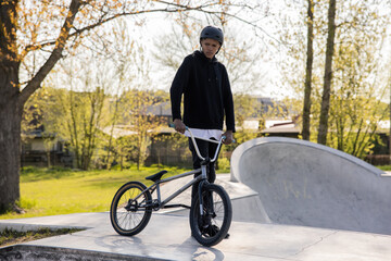 A jealous men arrives at the skatepark ramps and is disappointed that his friends put him out and...