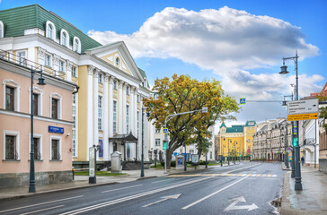 Fototapeta na wymiar Buildings and the Vishnevskaya Opera Center on Ostozhenka Street in Moscow