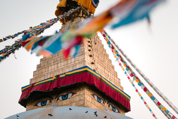 Banderas de colores en la Boudhanath Stupa en el valle de Kathmandu en Nepal