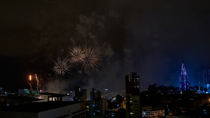 Naklejka premium LA NOCHE MANIZALES - CELEBRACION