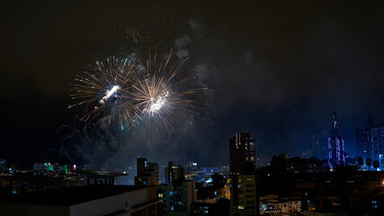Naklejka premium LA NOCHE MANIZALES - CELEBRACION