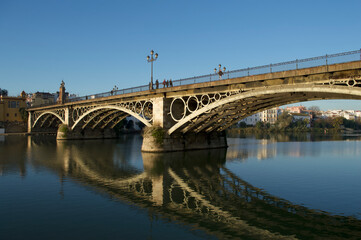 Fototapeta na wymiar The bridge over the river - Triana