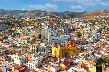 Fototapeta na wymiar Guanajuato panoramic view from a scenic city lookout.