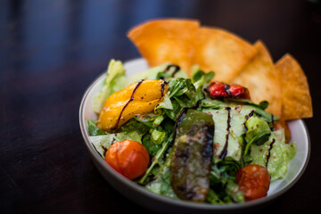 Green salad with sauce
