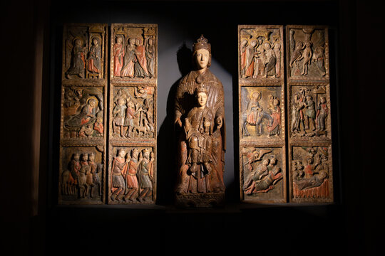 Interni della chiesa di Santa Maria Maggiore, in Alatri, provincia di Frosinone