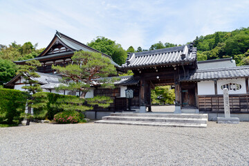 清凉寺　山門と参禅道場　滋賀県彦根市