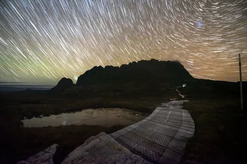 Papier Peint photo Mont Cradle Star Trails over Cradle Mountain Summit and the Overland Track