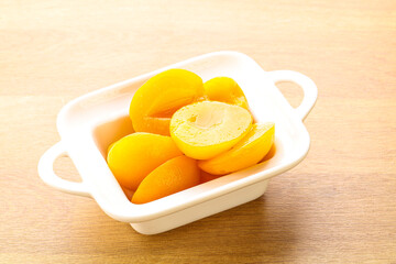 Canned apricot – sweet light dessert