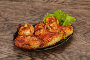 Roasted chicken wings with spices