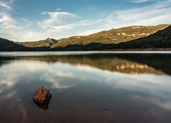 Paisaje relajante en el embalse del Tranco
