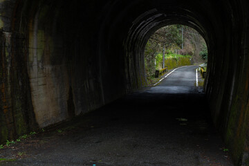 トンネル