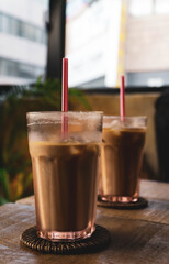 유리잔 속 커피, Coffee