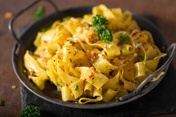 Garlic pasta with chilli flakes