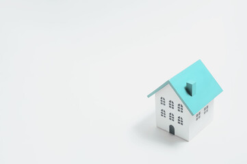 Fototapeta na wymiar Miniature house. House model. ミニチュアの家。住宅模型