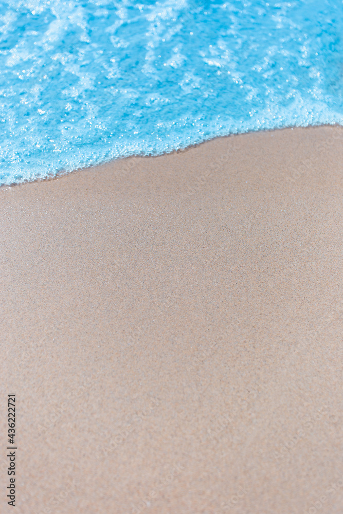 Poster beautiful sandy beach background and waves