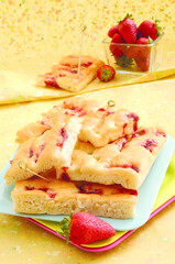 Focaccia with strawberries (ph. Archivio Collection)