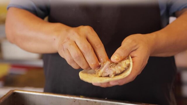 HACIENDO UN TACO 