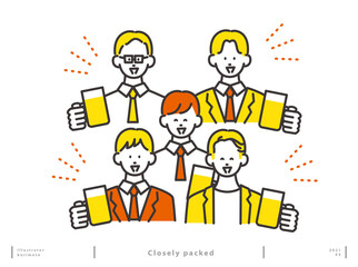 密集してアルコールを飲む若い男性 社会人 イエローバージョン