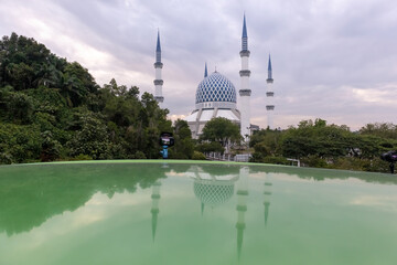 Sultan Salahuddin Abdul Aziz Shah Mosque during sunrise