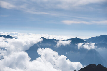 Fototapeta na wymiar 別山山頂からの眺め, 立山連峰, 北アルプストレッキング