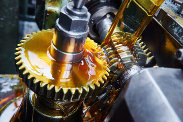 metalworking gear wheel machining with oil lubrication - obrazy, fototapety, plakaty