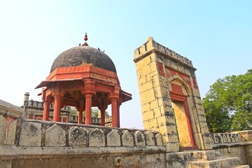 Obraz premium Group of old Tombs and Mosques in jhajjar district, haryana, india