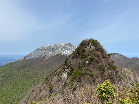 烏ヶ山(からすがせん)と大山（だいせん）/ Daisen and Karasugasen