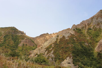Fototapeta na wymiar 那須の茶臼岳、朝日岳、三本槍岳の縦走登山