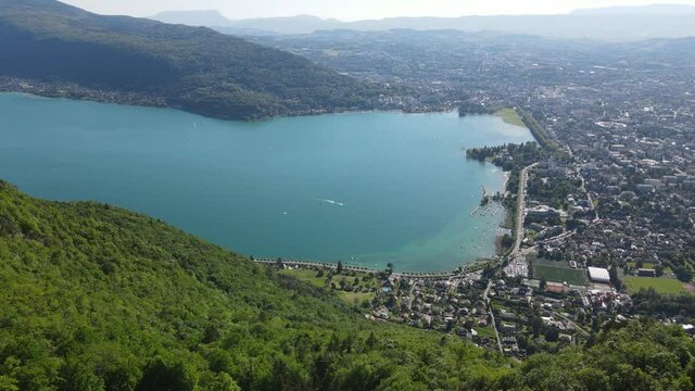 Annecy et son Lac, depuis le Mont Rampon, Haute-Savoie, France