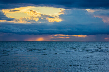 Obraz premium Sea view in rainy season, Thailand
