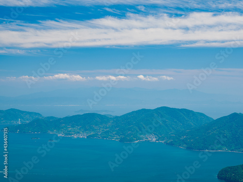 広い空と海 瀬戸内海 広島県 安芸灘諸島 Wall Mural Yoshihiro Okamoto