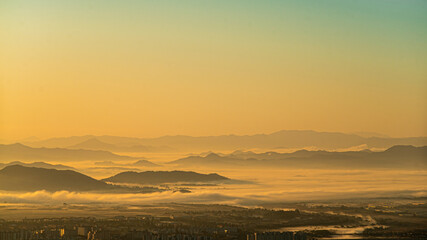 이른 아침 광주 시내의 물안개, 운해