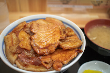 豚丼